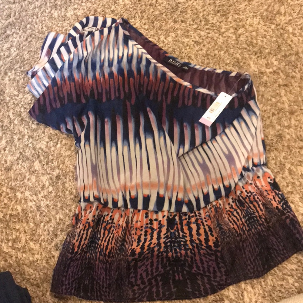 One shoulder top